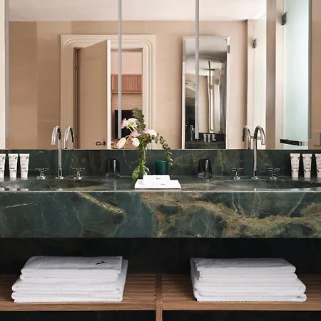 Vista Hotel 5*